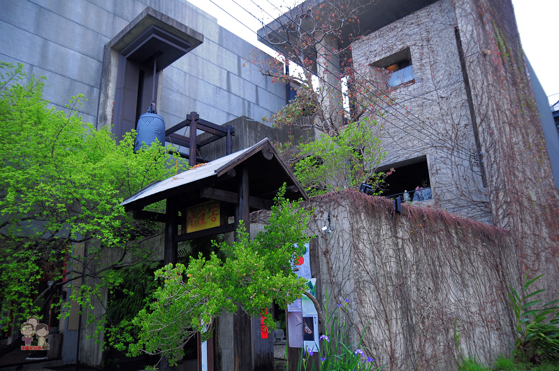 台中大里 清水模建築裡的菩薩寺 輕旅行