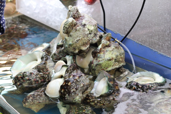 沖繩 食 第一牧志公設市場 燕食堂 吃不完的新鮮美味海鮮料理 輕旅行