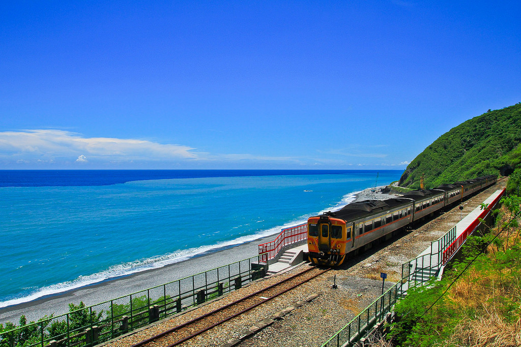 八斗子车站北台湾看海的最美车站 火车 海景 九份 大纪元